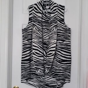 Cupio Sleeveless Cardigan